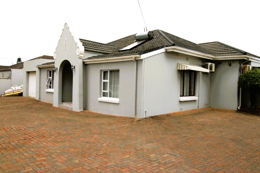 4 Bedroom Property for Sale in Berea Eastern Cape